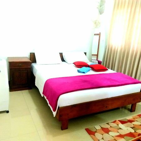 59B Rest Inn Ела Екстериор снимка