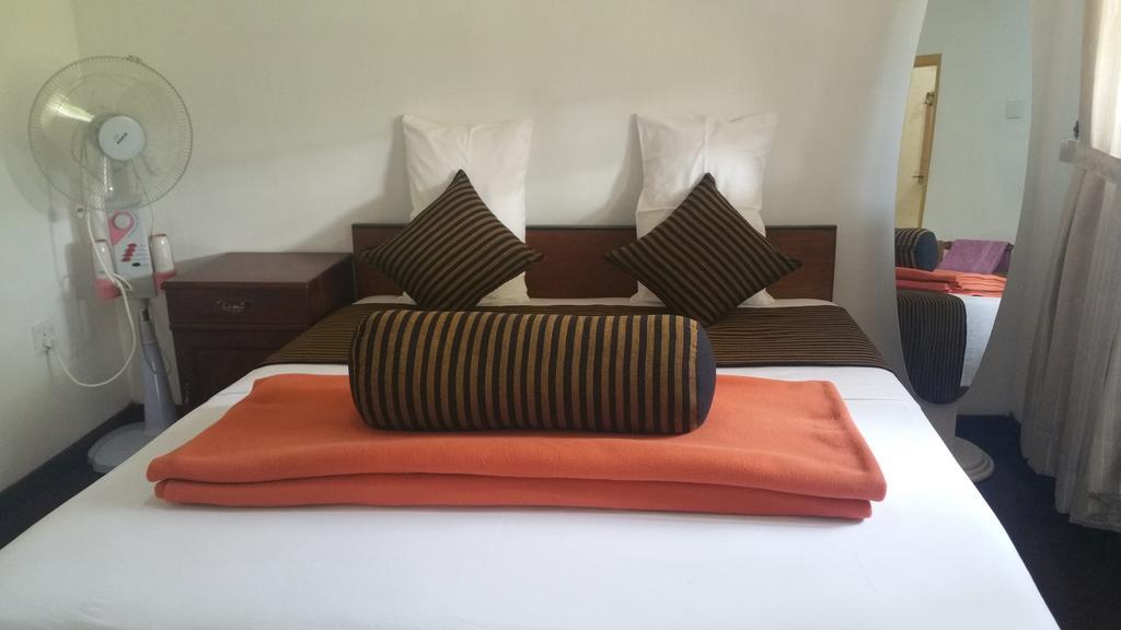 59B Rest Inn Ела Екстериор снимка